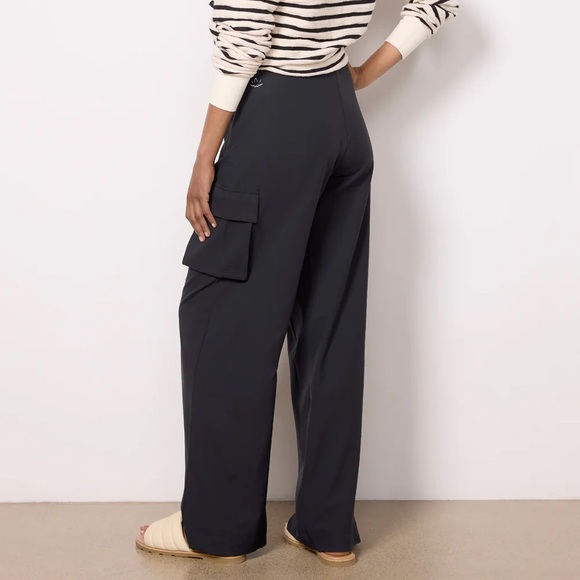 Beyond yoga City Chic Cargo Pant - Picture 5 of 6